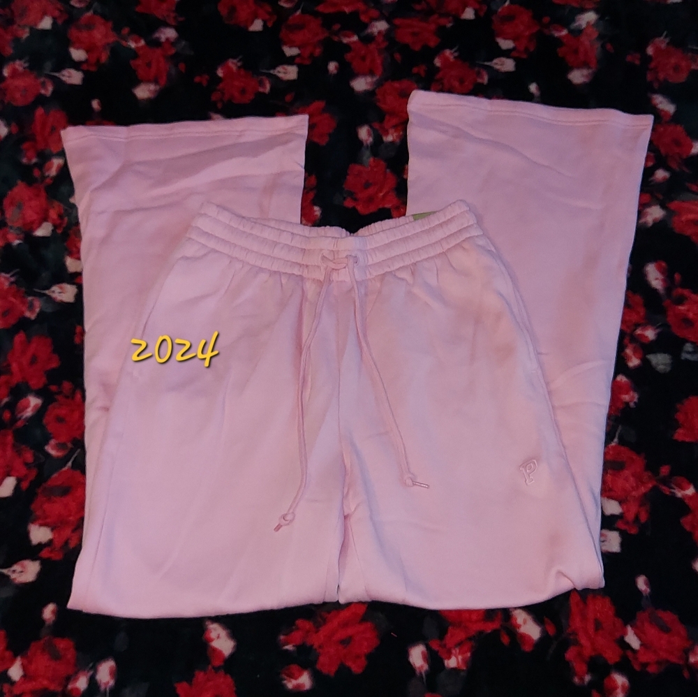 PINK Flare Sweatpant size Medium NWT